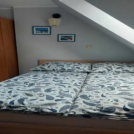 In Near Monte Cassino Street